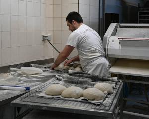 Toute la nuit, du pain sur la planche