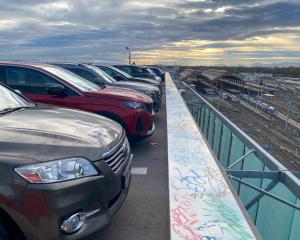 Carton plein pour les parkings