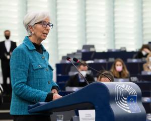 Face à l’inflation, Christine Lagarde tente de rassurer les eurodéputés