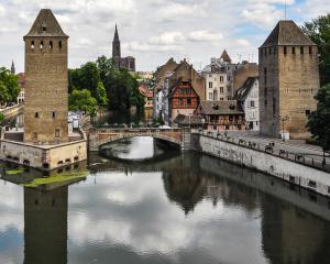 Un corps repêché dans l'Ill, sa femme retrouvée blessée au marteau un mois plus tôt
