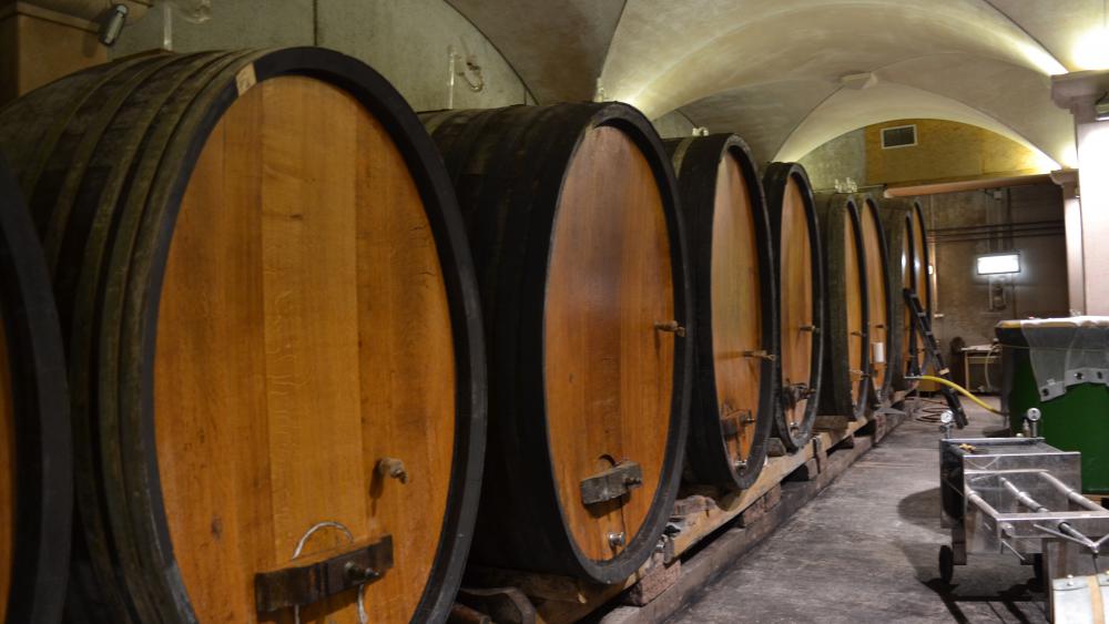 Le vin reste entre 6 semaines et plusieurs mois dans les tonneaux pour fermenter