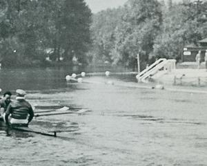 Remonter les canaux du passé