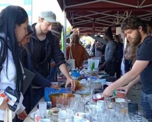 Un marché solidaire sur le campus Esplanade